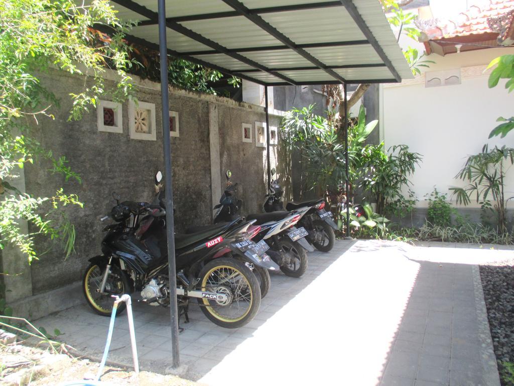 Mona Homestay ซานูร์ ภายนอก รูปภาพ