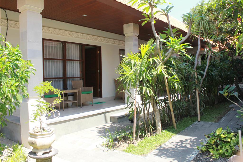 Mona Homestay ซานูร์ ภายนอก รูปภาพ